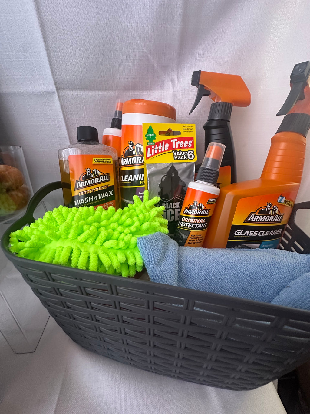 Yas, Party Gifts!